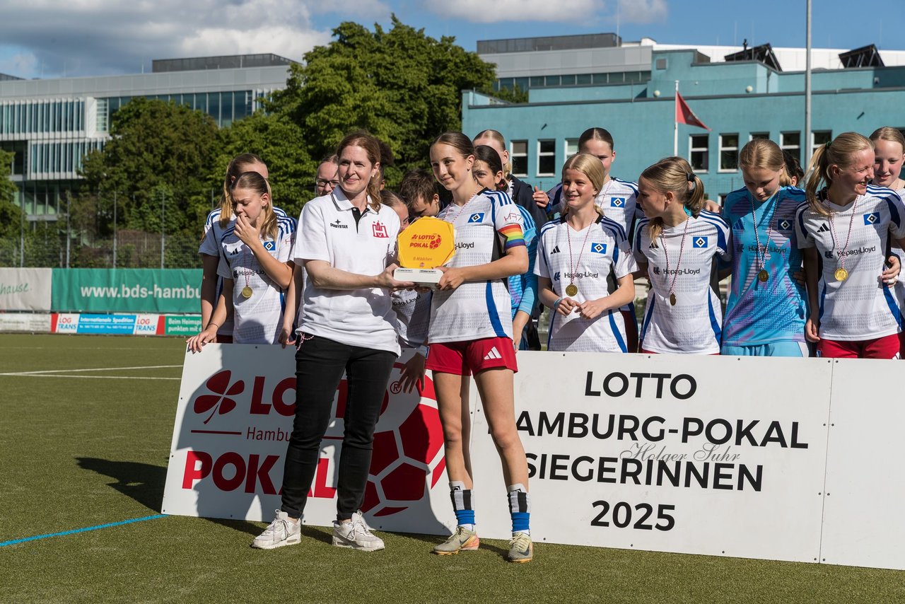 Bild 163 - wBJ Lotto Pokal Finale  Eimsbuetteler TV - Hamburger SV : Ergebnis: 0:3